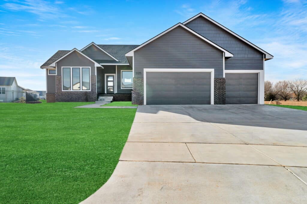 3125 N Pine Grove Cr